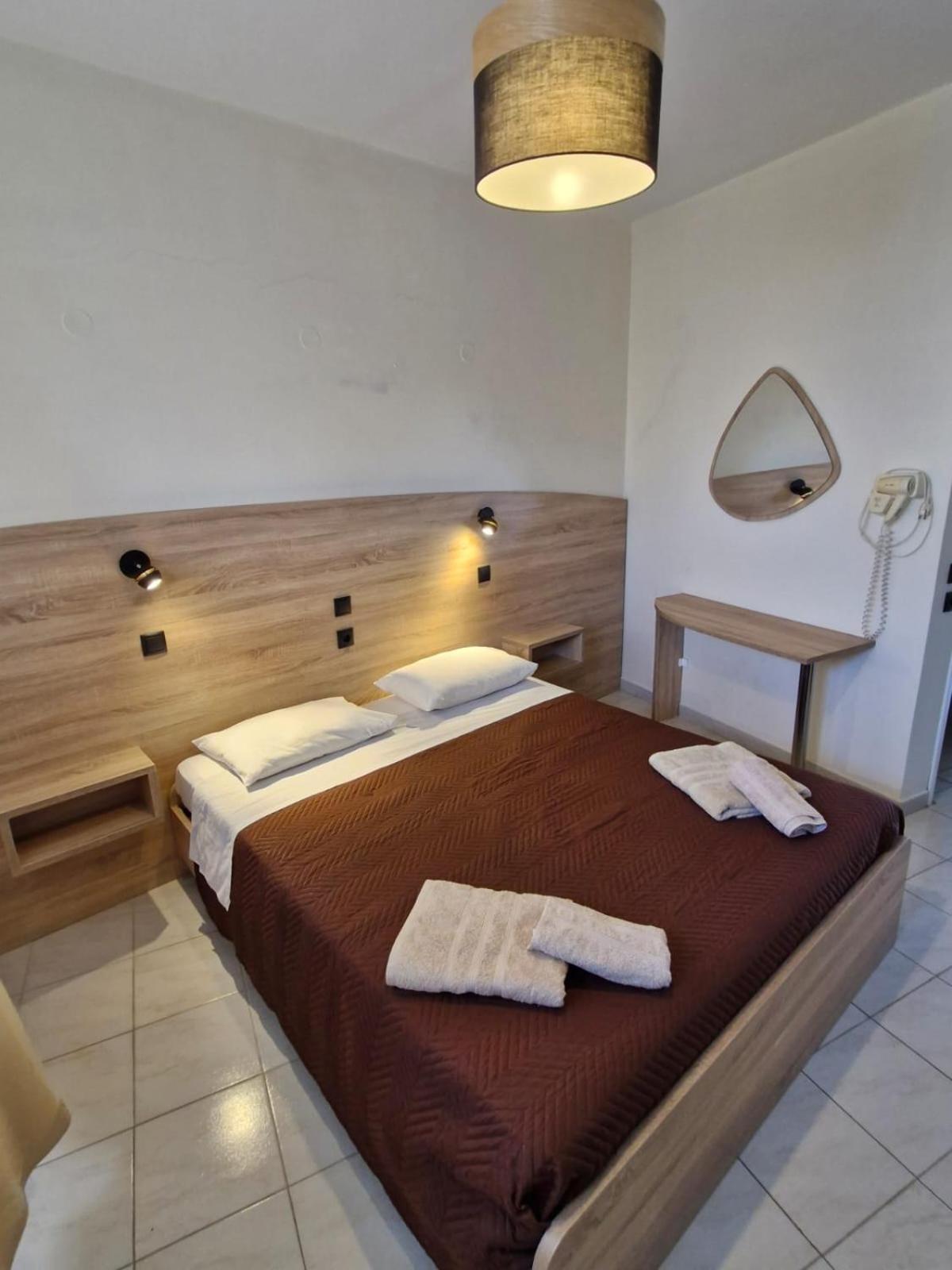 Iskas Apartments Ialysos  Esterno foto